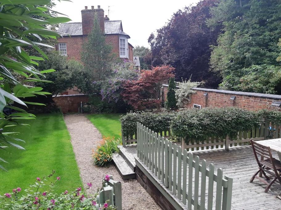 Beautiful Georgian Cottage Within A Private Walled Garden Oakham Luaran gambar