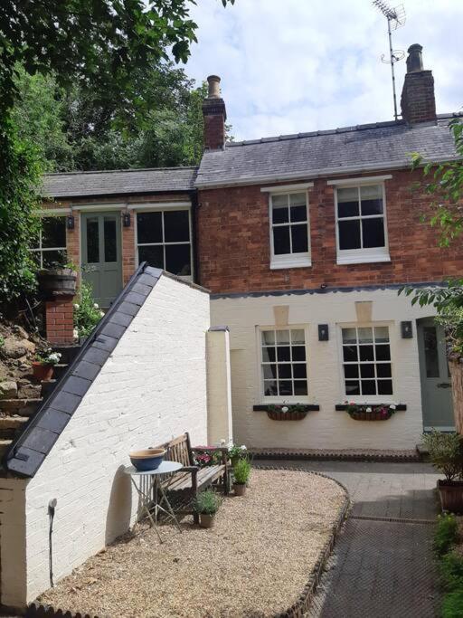 Beautiful Georgian Cottage Within A Private Walled Garden Oakham Luaran gambar