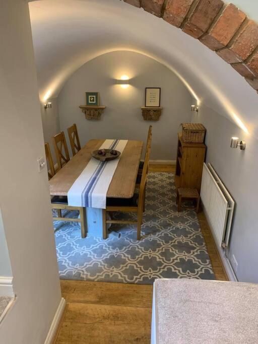 Beautiful Georgian Cottage Within A Private Walled Garden Oakham Luaran gambar